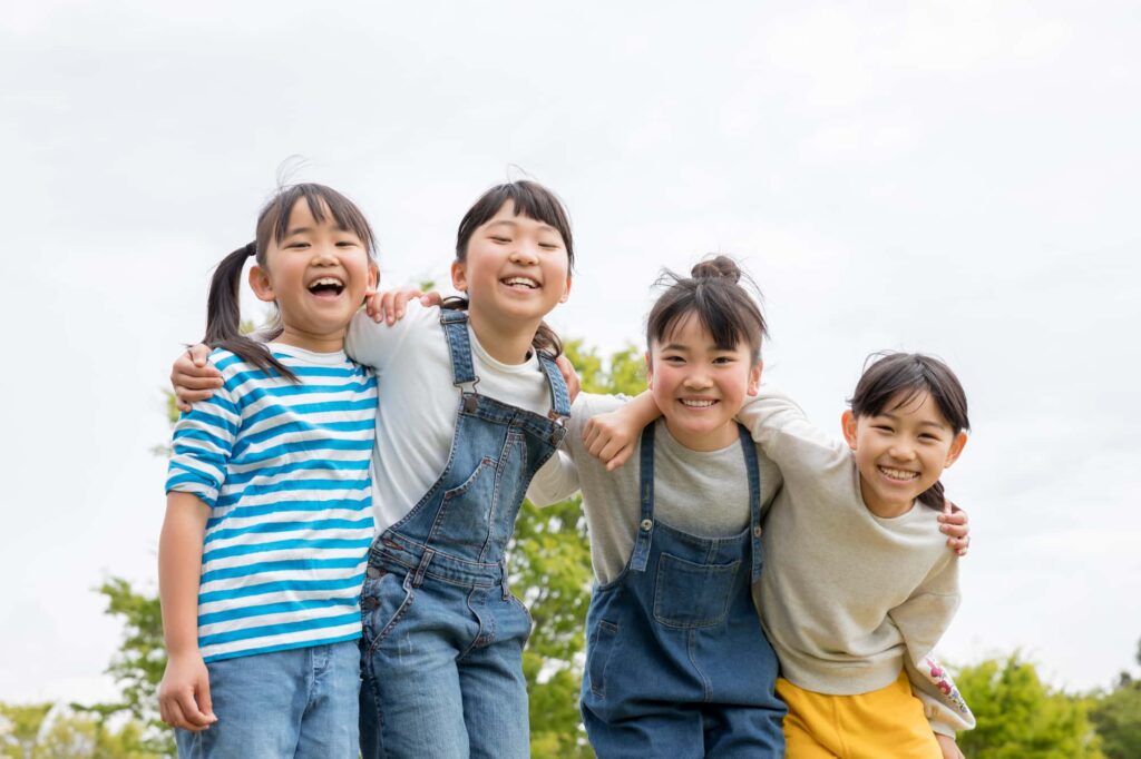 インビザライン・ファーストで矯正している子供達のイメージ