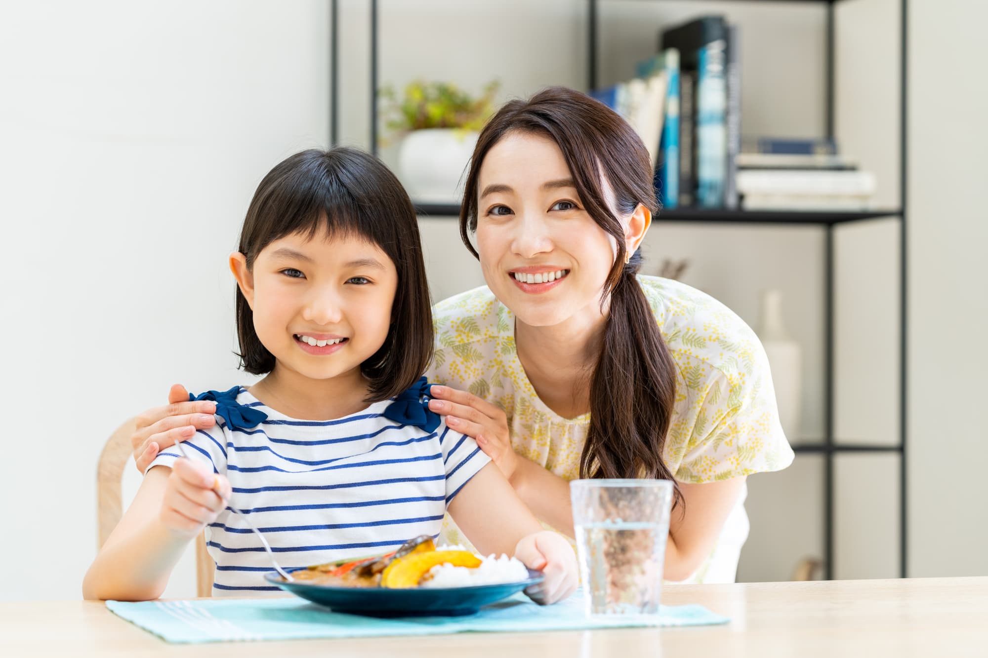歯肉炎を予防し美味しく食事をいただく親子