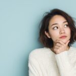 大人になってからでも受け口の治療は間に合うのか疑問を持つ女性